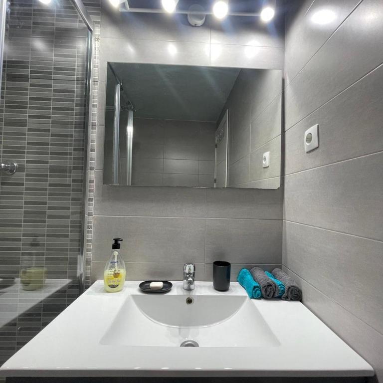 Piso con Vistas y Mucho Encanto - Two-Bedroom Apartment with City View - 18