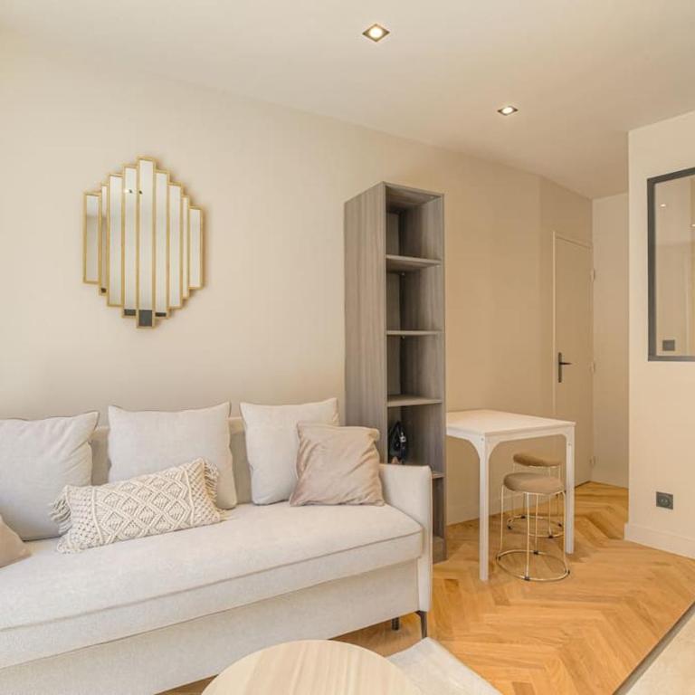 Bright and comfortable studio, Saint-Didier - One-Bedroom Apartment - 1