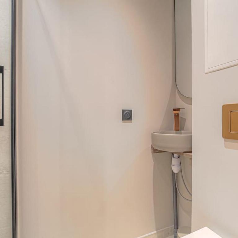 Bright and comfortable studio, Saint-Didier - One-Bedroom Apartment - 3