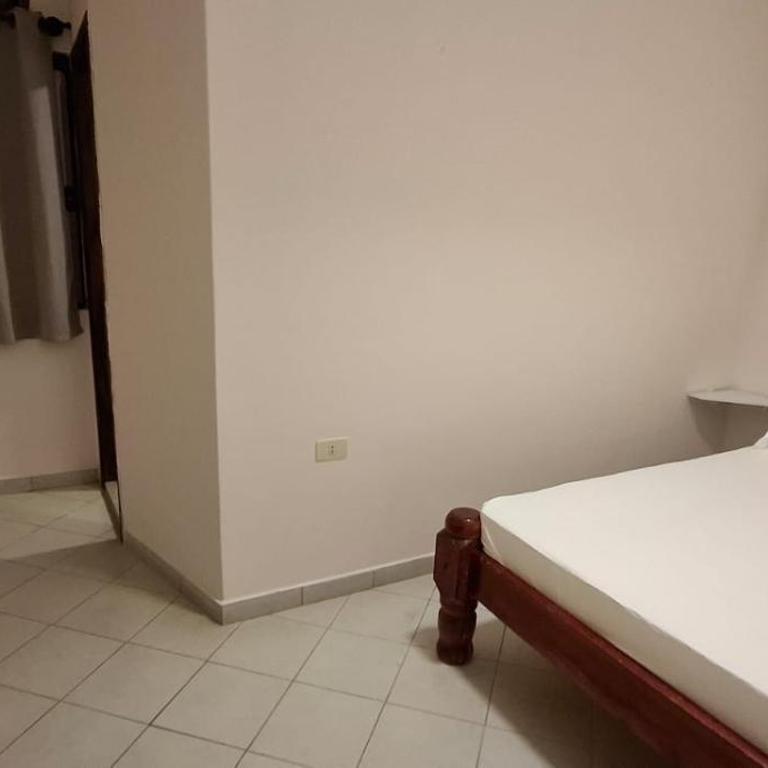 Habitación 25 cerca de la Terminal de buses de Asunción - Habitación Doble - 5