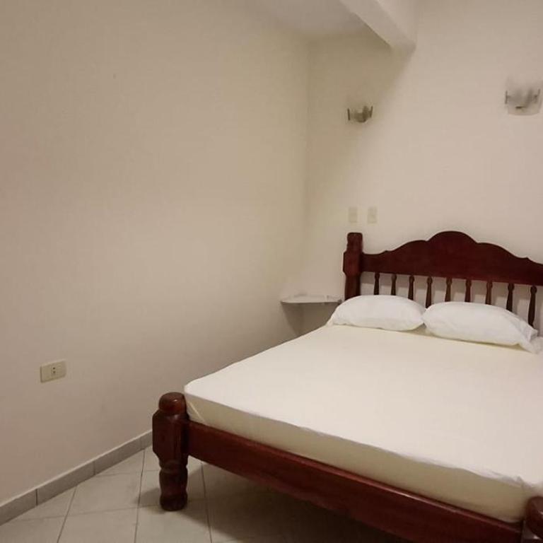 Habitación 25 cerca de la Terminal de buses de Asunción - Habitación Doble - 1