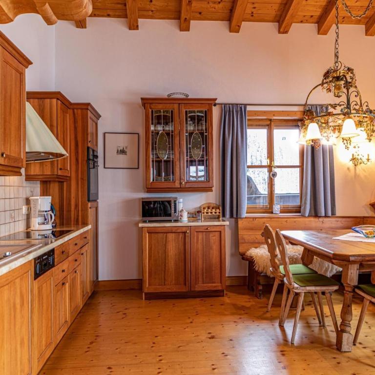 Chalet in Kitzbühel near Ski Lifts - Ferienhaus mit 2 Schlafzimmern - 12