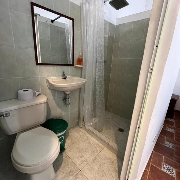 Sandalio Hostal Cali - Habitación Doble con baño privado - 2