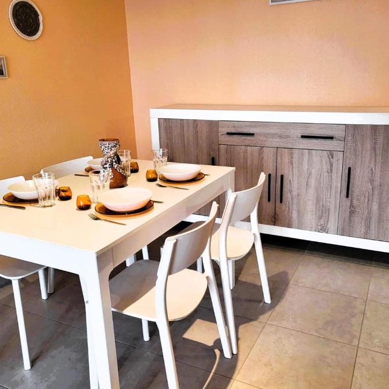 Apartamento en Roses, 2ª línea de playa, con terraza, WIFI y parking comunitario - ES-258-31 - Apartment - 8
