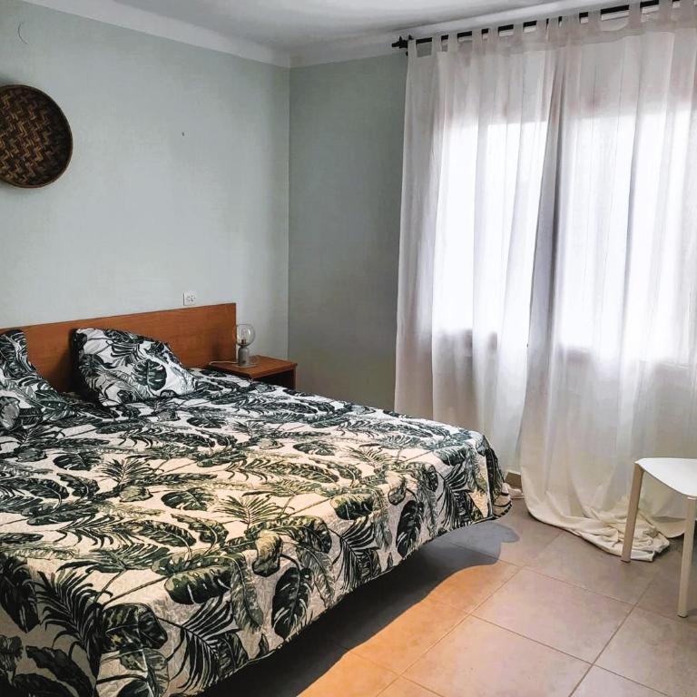 Apartamento en Roses, 2ª línea de playa, con terraza, WIFI y parking comunitario - ES-258-31 - Apartment - 9