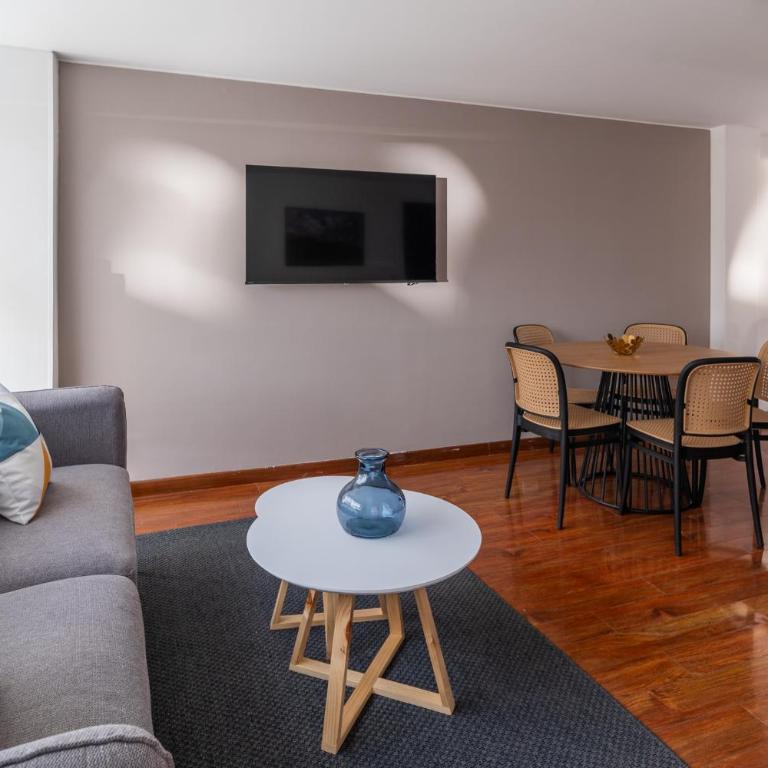 10.73 Flats x Ahead - Four-Bedroom Apartment with Balcony - 5