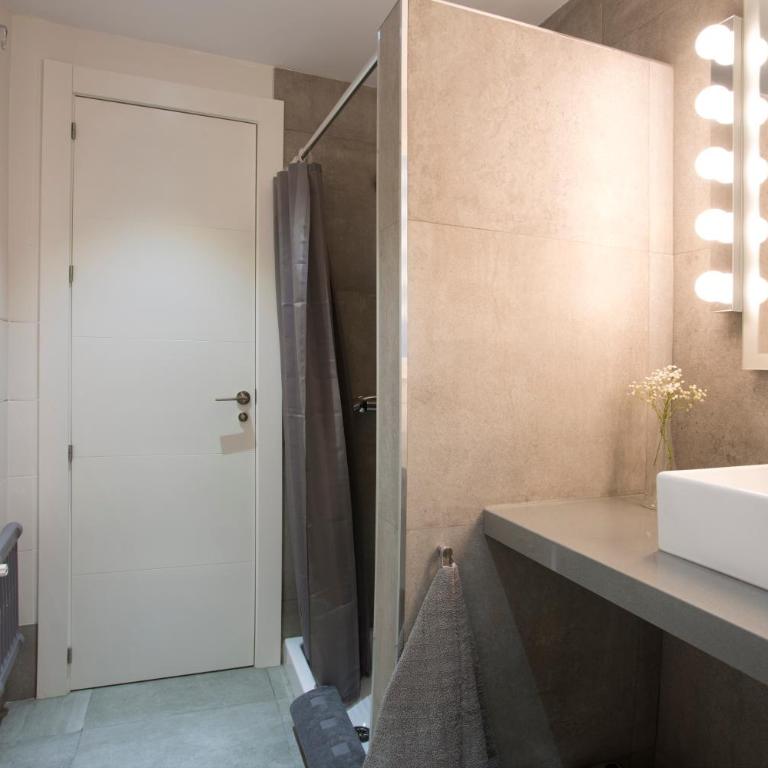Granada Home Centro - Three-Bedroom Apartment (A) - 17