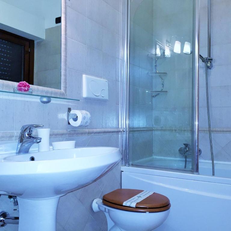 Domus al Parco Guest House - Camera Matrimoniale con Letto Supplementare - 6