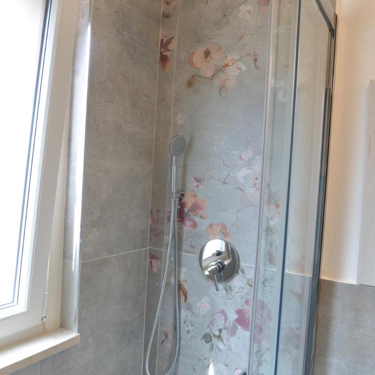 Luciana Apt - 3 min train to FCO Airport & Fiera - Appartamento con 1 Camera da Letto - 36