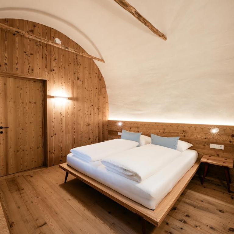 OBERBUCHFELDER historic farmhouse - Deluxe Two-Bedroom Apartment - 23