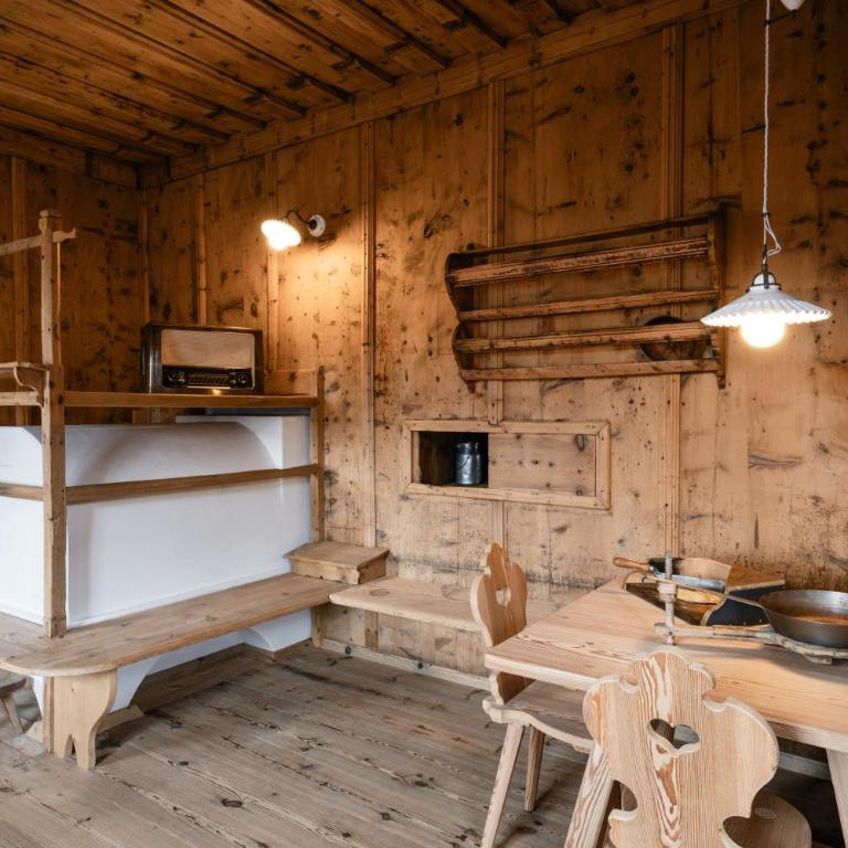OBERBUCHFELDER historic farmhouse - Deluxe Two-Bedroom Apartment - 1