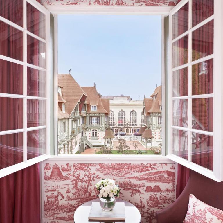Hôtel Barrière Le Normandy - Chambre Deluxe - 2