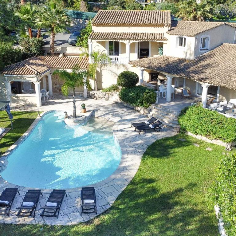 Superbe Villa 330m2 piscine & jacuzzi - Villa - 1