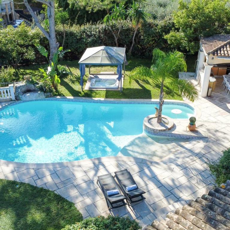 Superbe Villa 330m2 piscine & jacuzzi - Villa - 4