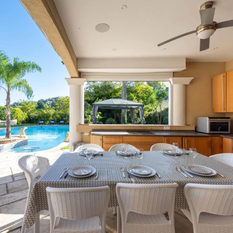 Superbe Villa 330m2 piscine & jacuzzi - Villa - 5