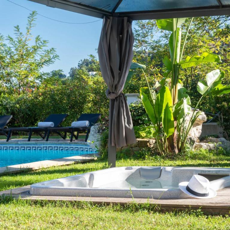 Superbe Villa 330m2 piscine & jacuzzi - Villa - 13