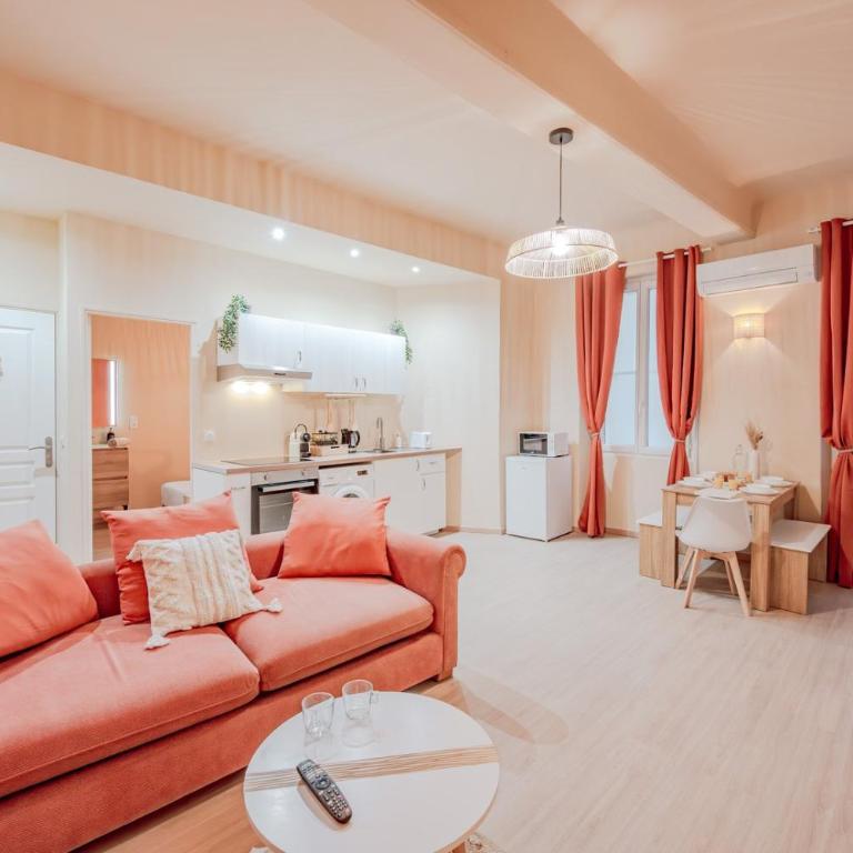 T2 Bohème & Romantique - Port & Marché à Vos Pieds - One-Bedroom Apartment - 9