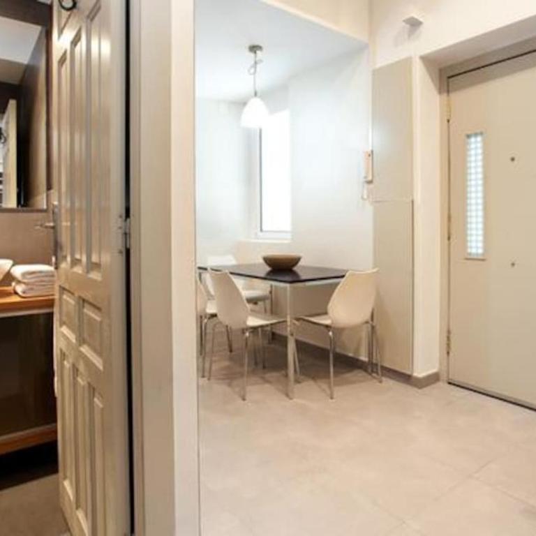 Barceloneta Apartment - One-Bedroom Apartment - 11
