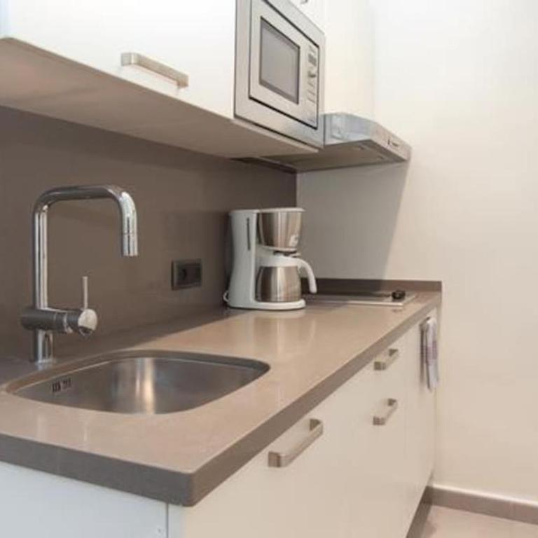 Barceloneta Apartment - One-Bedroom Apartment - 13