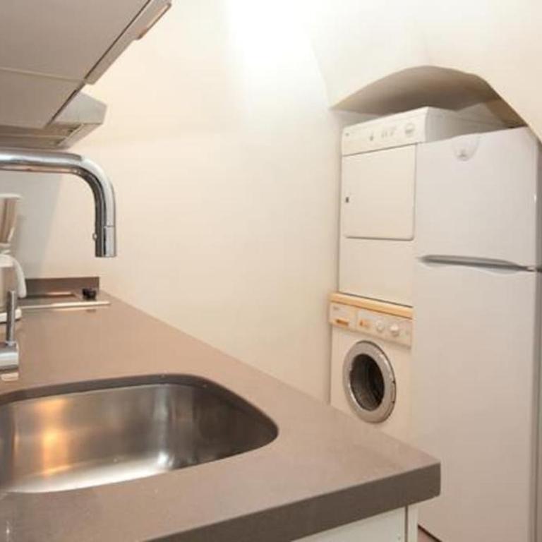 Barceloneta Apartment - One-Bedroom Apartment - 15