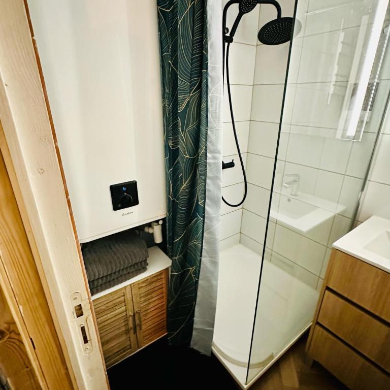 Résidence Le SUNSET Marseillan-plage, entre mer, canal du midi et lagune de Thau, étape vélo, famille, couple, VRP, toutou admis, jardin, parking privé gratuit, vélos, Clim, WIFI fibre gratuite, commodités, plage et piste cyclable à proximité - Apartamento de 2 dormitorios - 30