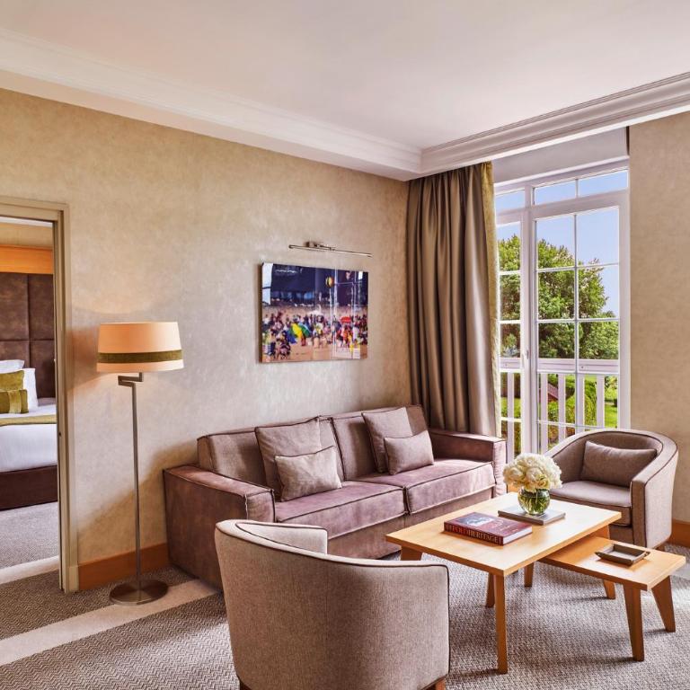 Hôtel Barrière L'Hôtel du Golf - Suite Deluxe - 4