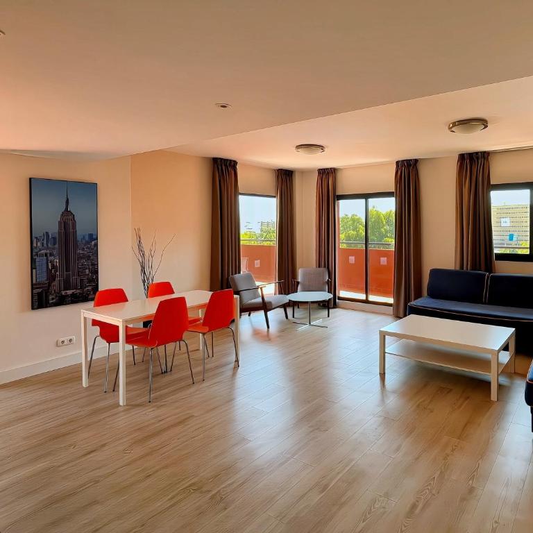 Fuengirola Beach Apartamentos Turísticos - Suite Deluxe - 1