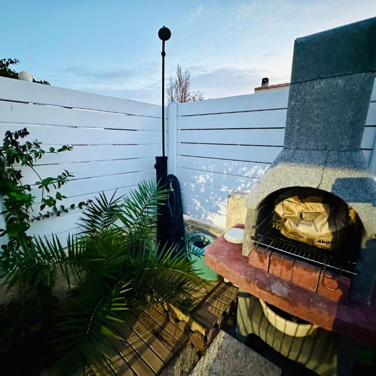 Résidence Le SUNSET Marseillan-plage, entre mer, canal du midi et lagune de Thau, étape vélo, famille, couple, VRP, toutou admis, jardin, parking privé gratuit, vélos, Clim, WIFI fibre gratuite, commodités, plage et piste cyclable à proximité - Apartamento de 2 dormitorios - 34