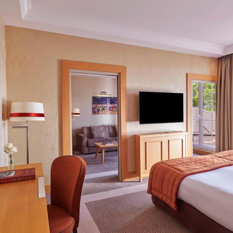 Hôtel Barrière L'Hôtel du Golf - Suite Deluxe - 6