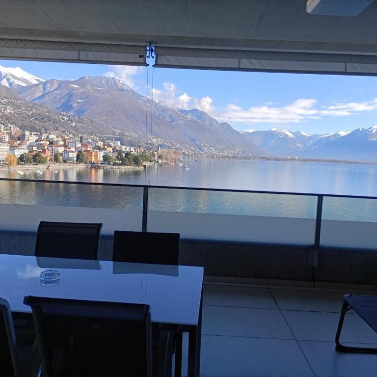 Residenza Vivian Deluxe Apartments - Top Floor Penthouse Suite with Lake View - 17