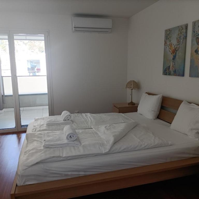 Residenza Vivian Deluxe Apartments - Top Floor Penthouse Suite with Lake View - 19
