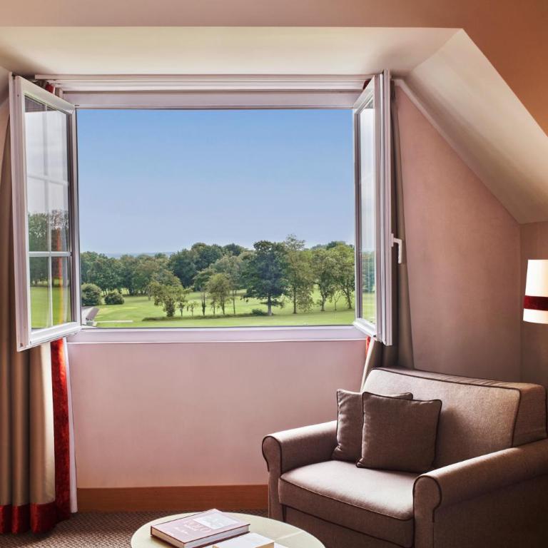 Hôtel Barrière L'Hôtel du Golf - Suite Junior Familiale - 7