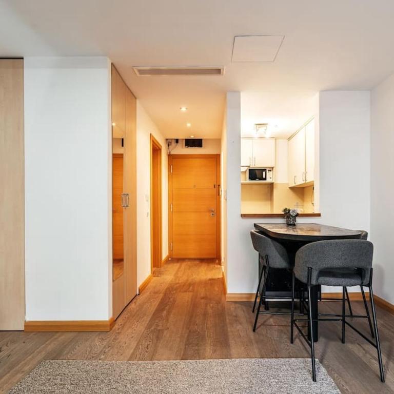Status-M Apartments Nexsan1 - Studio Apartment with Balcony - 9