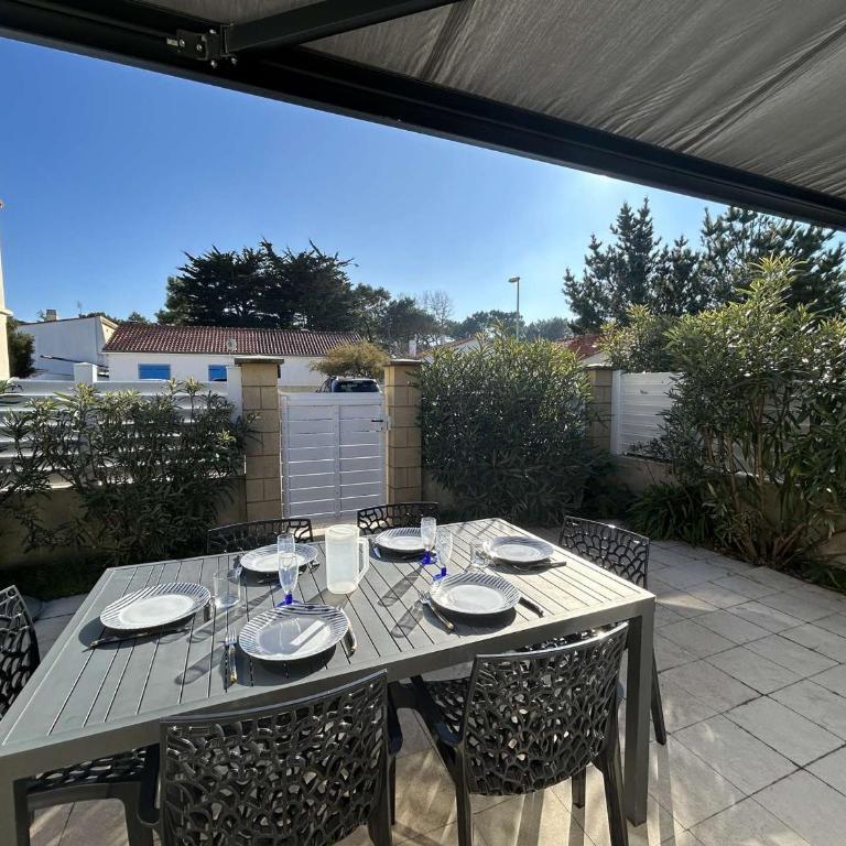 Maison de Vacances avec Terrasse Dallée, 6 Couchages, à Deux Pas de l'Océan à St-Jean-de-Monts - FR-1-224C-94 - Maison de Vacances - 6