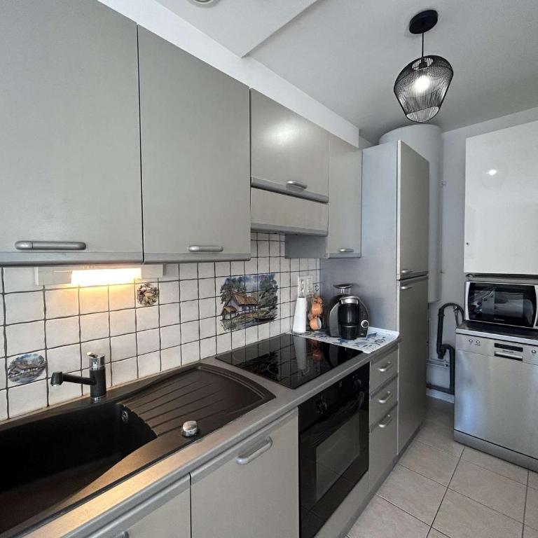 Maison de Vacances avec Terrasse Dallée, 6 Couchages, à Deux Pas de l'Océan à St-Jean-de-Monts - FR-1-224C-94 - Maison de Vacances - 9