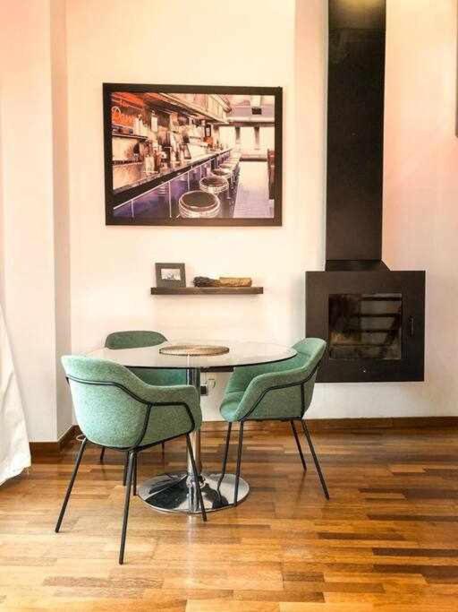 Modern apt in old town w cathedral views - Apartamento de 2 dormitorios - 8