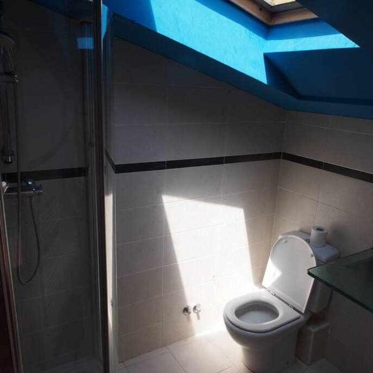 Modern apt in old town w cathedral views - Apartamento de 2 dormitorios - 16