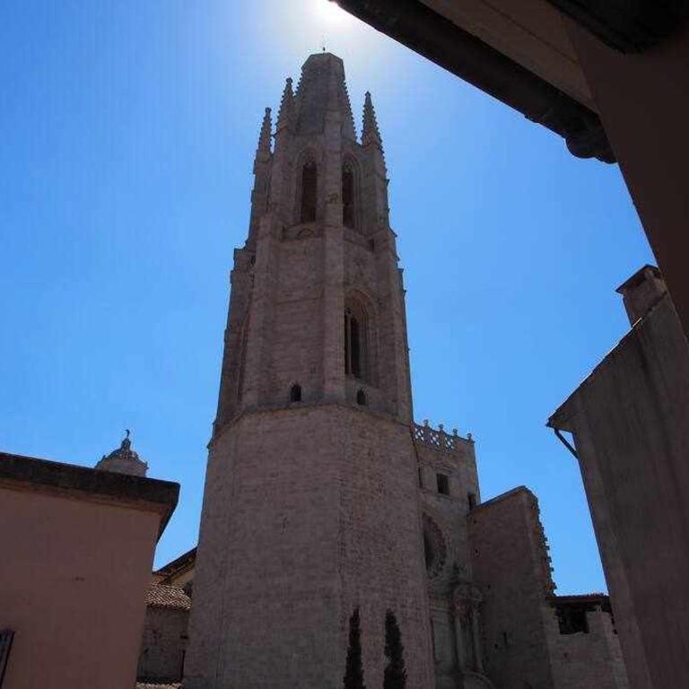 Modern apt in old town w cathedral views - Apartamento de 2 dormitorios - 18