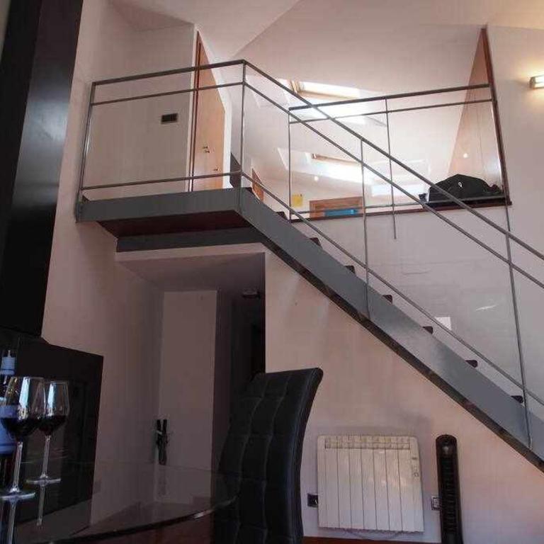 Modern apt in old town w cathedral views - Apartamento de 2 dormitorios - 19