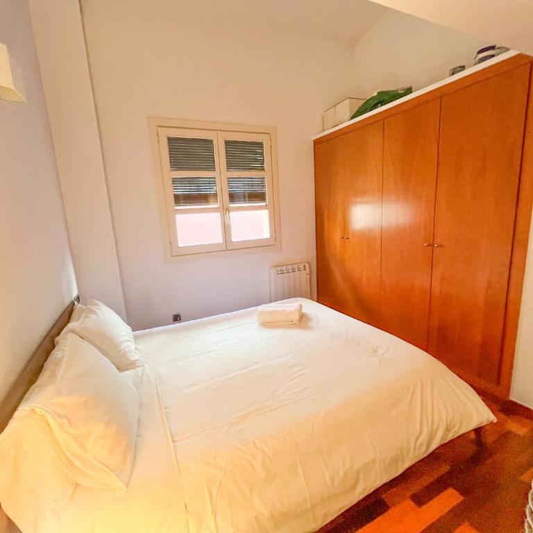 Modern apt in old town w cathedral views - Apartamento de 2 dormitorios - 21