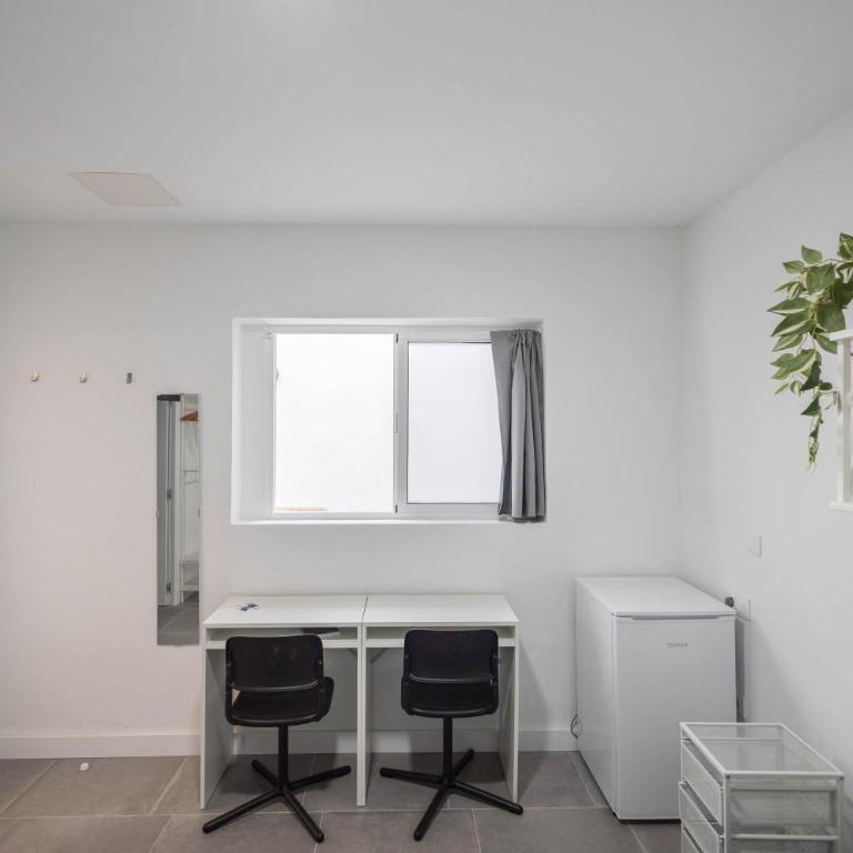 Coliving Mol-Terrace, En-Suite Bathroom, Fridge & TV - Habitación Doble con baño privado - 4