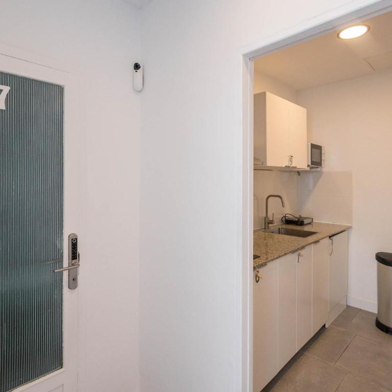 Coliving Mol-Terrace, En-Suite Bathroom, Fridge & TV - Habitación Doble Deluxe con ducha - 5