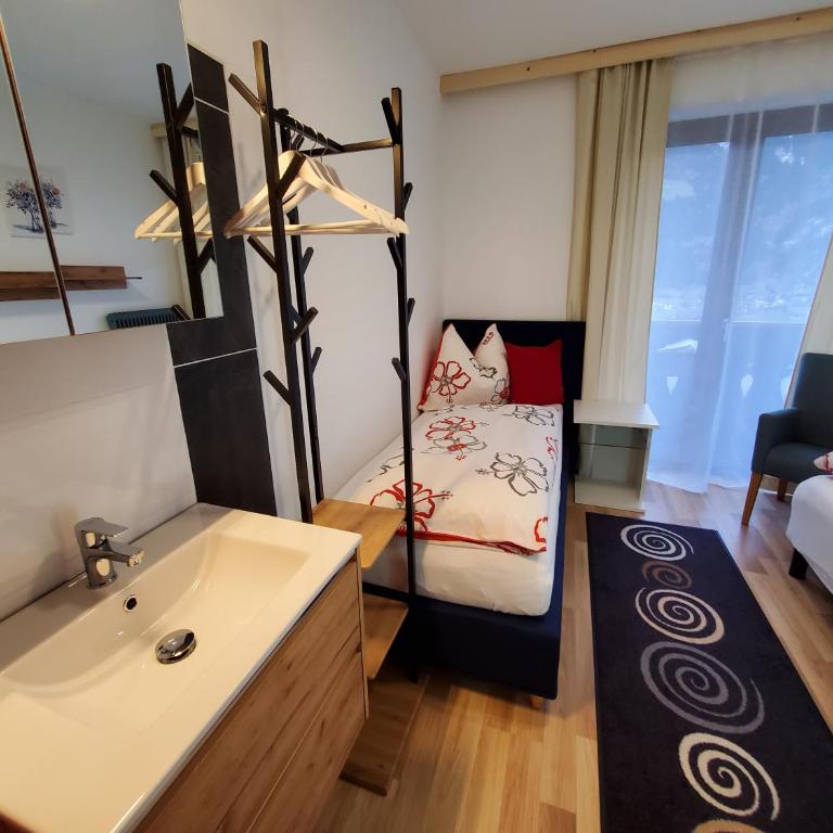 Ferienwohnung am Krausberghof mit Balkon und Parkplatz, 6 Fahrminuten zur Alpentherme Gastein und zur Schlossalmbahn - Apartment with Mountain and Valley View - 23