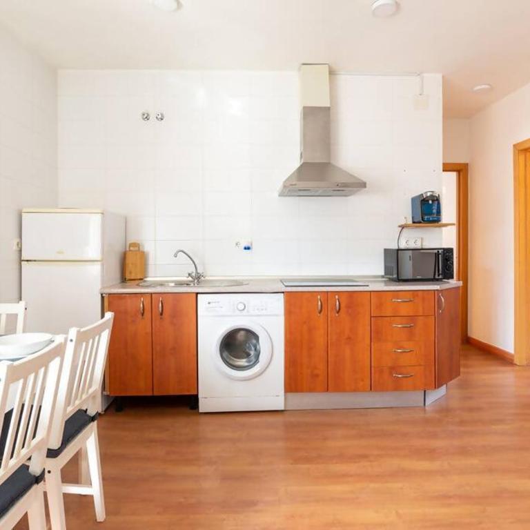 Ático soleado en el centro de Málaga - Two-Bedroom Apartment - 2