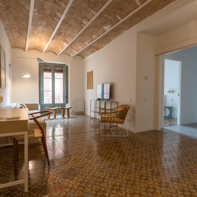 Caterina Laietana - Three-Bedroom Deluxe Apartment - 4