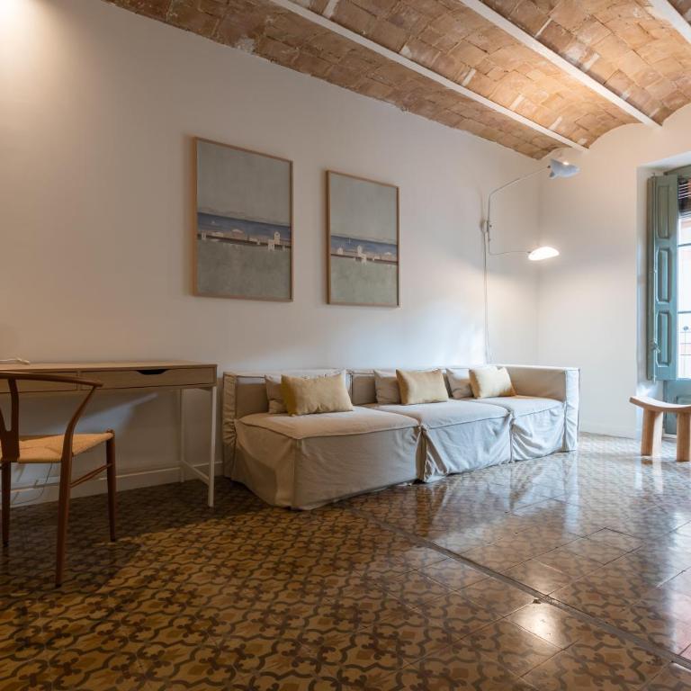 Caterina Laietana - Three-Bedroom Deluxe Apartment - 3
