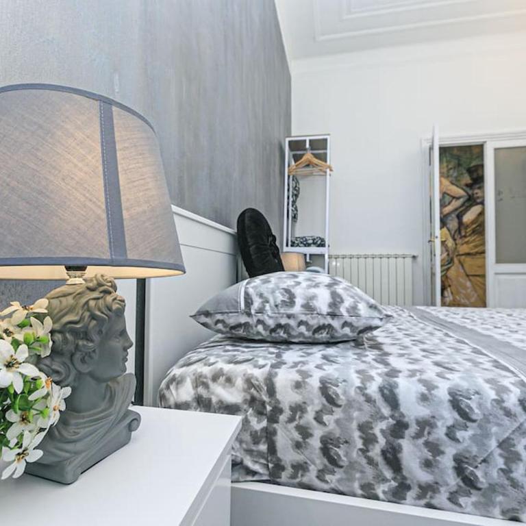 L' Atelier comodo al centro - Parcheggio privato - Zona Ospedale San Martino - Two-Bedroom Apartment - 2