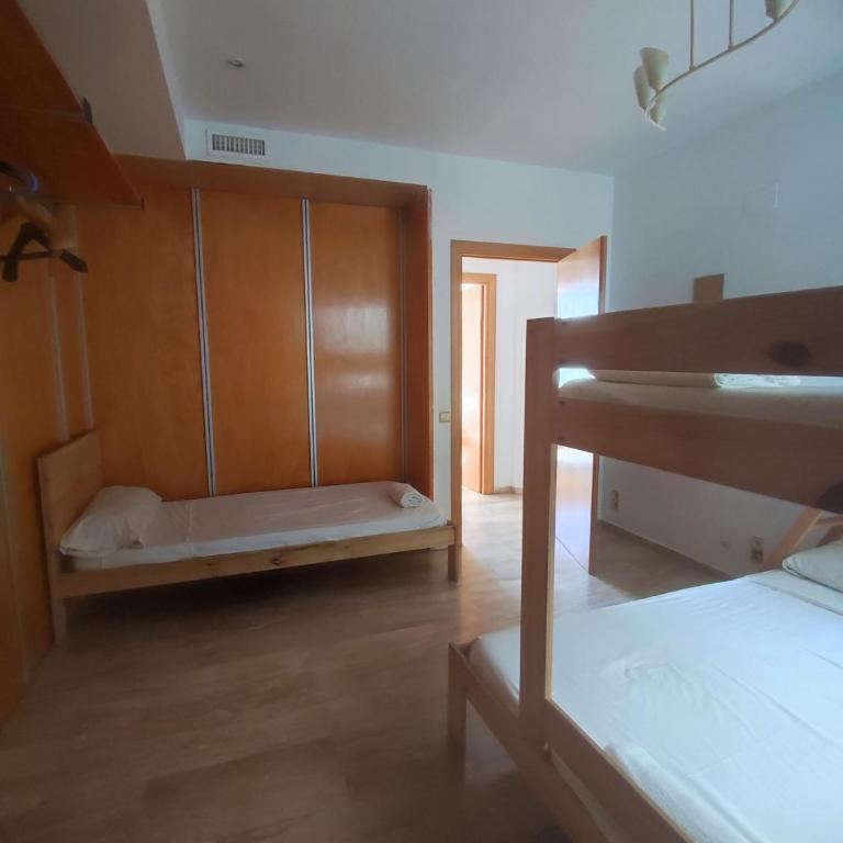 Close to the sea, large (170 m2) apartment+BIKES - Three-Bedroom Apartment - 12