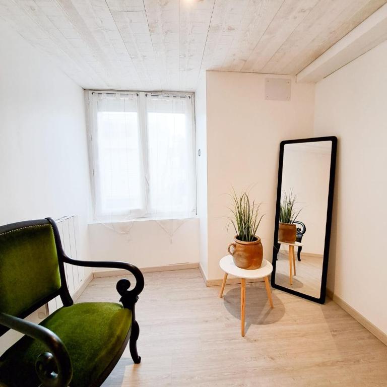 Les Cerisiers - PROCHE DU GOLF, DES THERMES DE SAUJON ET DU CENTRE VILLE - MAISON FAMILIALE - Three-Bedroom Home - 29