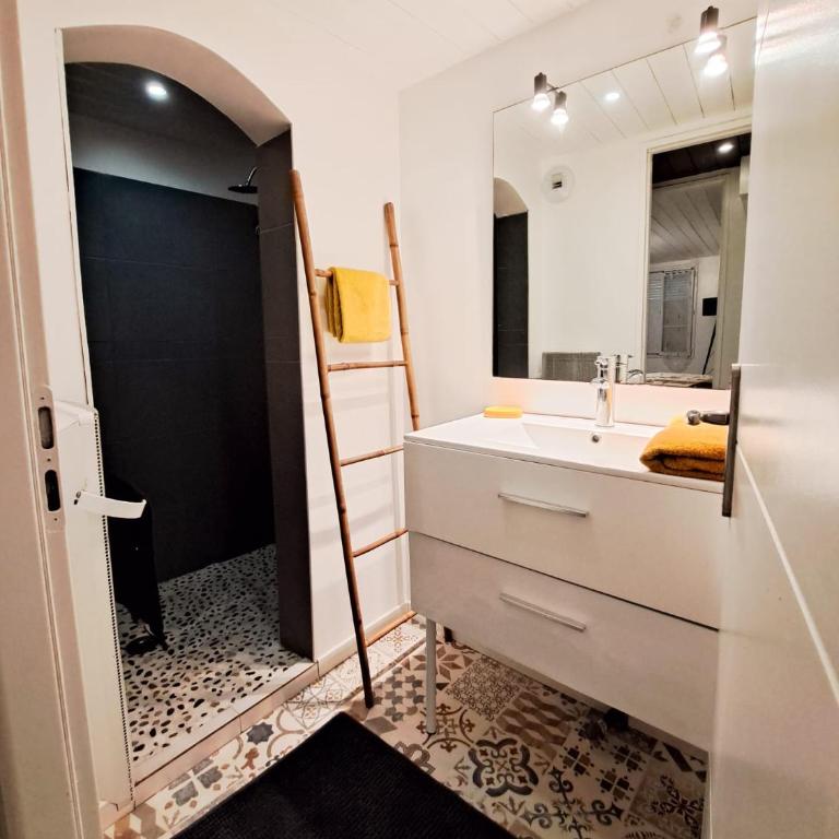 Les Cerisiers - PROCHE DU GOLF, DES THERMES DE SAUJON ET DU CENTRE VILLE - MAISON FAMILIALE - Three-Bedroom Home - 24